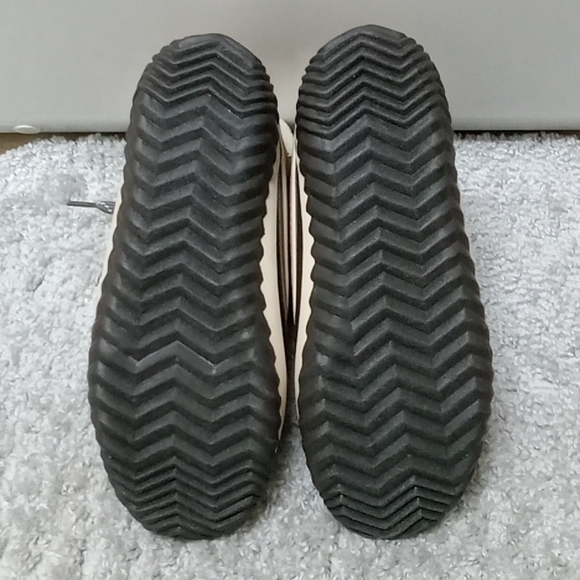 *Final Price* Like New JBU Alison Lace Up Winter Duck Ankle Boots - Picture 7 of 7